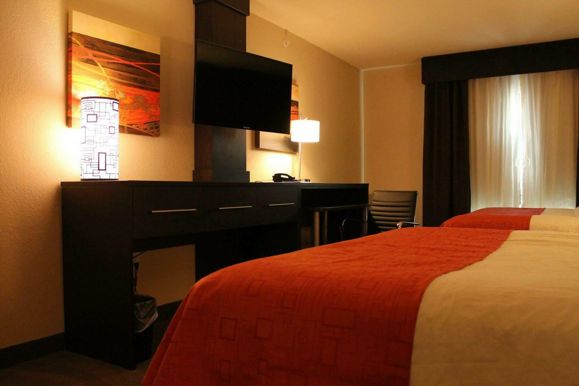 Holiday Inn Express Hotel & Suites Glasgow By Ihg Exterior photo